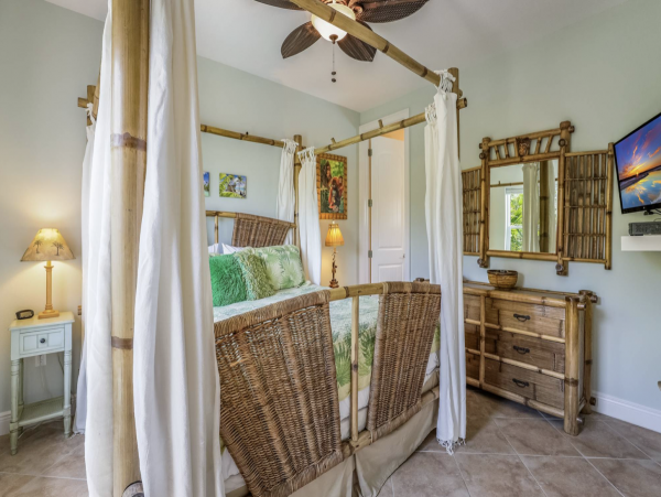 Expansive Beach Home - Casual Luxury - Steps to the Beach
